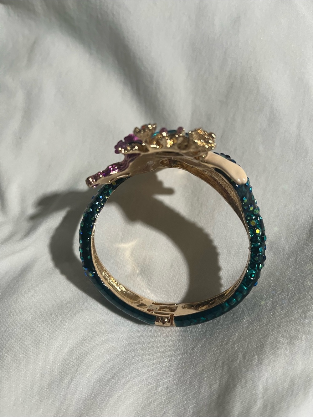 Betsey Johnson Iridescent Pink & Teal Mermaid Tail Bracelet. - Picture 2 of 4